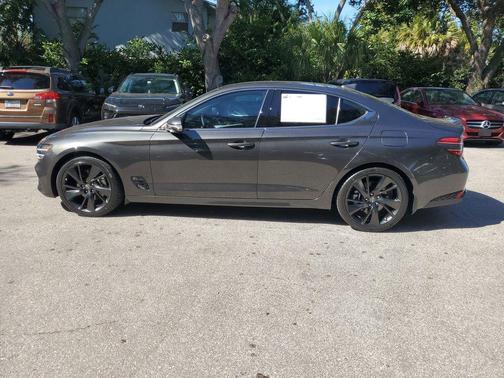 2023 Genesis G70 2.0T RWD