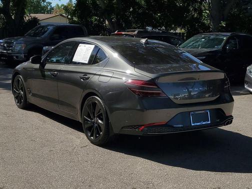 2023 Genesis G70 2.0T RWD