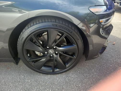 2023 Genesis G70 2.0T RWD