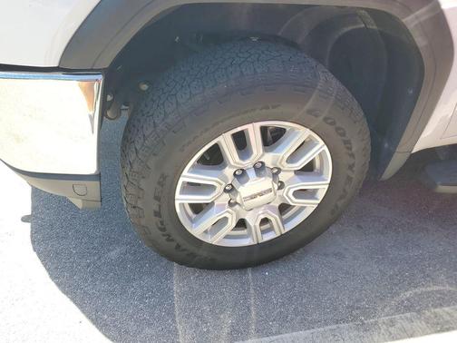 Summit White 2021 GMC Sierra 2500 SLT