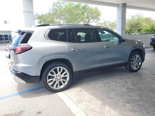 2024 GMC Acadia Denali