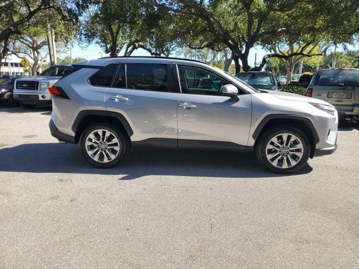 2023 Toyota RAV4 XLE Premium