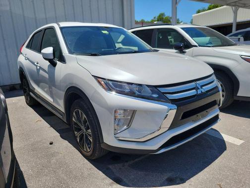 Diamond White Pearl 2018 Mitsubishi Eclipse Cross SE