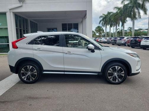 Diamond White Pearl 2018 Mitsubishi Eclipse Cross SE