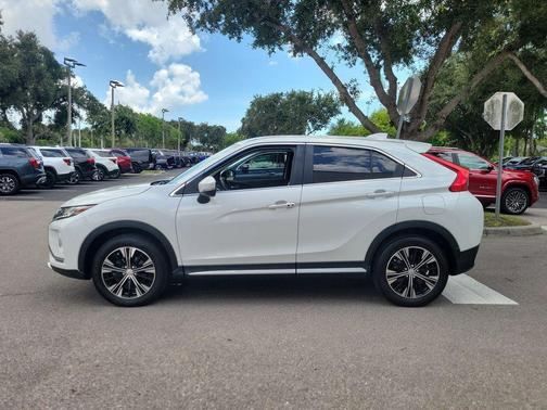 Diamond White Pearl 2018 Mitsubishi Eclipse Cross SE