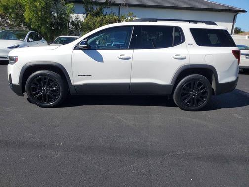 2023 GMC Acadia AWD SLT