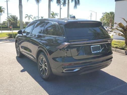 Infinite Black Metallic Clearcoat 2024 Lincoln Nautilus Premiere