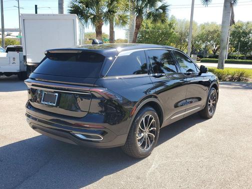 Infinite Black Metallic Clearcoat 2024 Lincoln Nautilus Premiere
