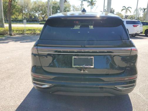 Infinite Black Metallic Clearcoat 2024 Lincoln Nautilus Premiere