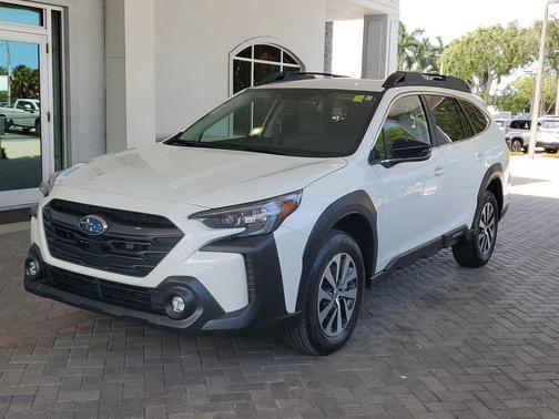 Crystal White Pearl 2023 Subaru Outback Premium