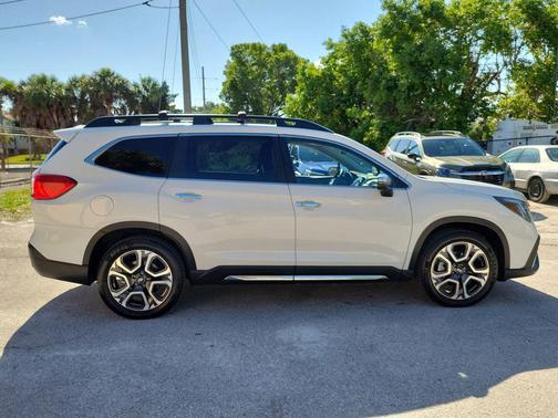 Crystal White Pearl 2023 Subaru Ascent Touring 7-Passenger