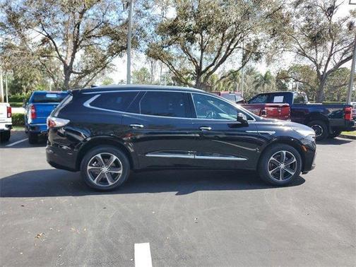 2022 Buick Enclave AWD Essence