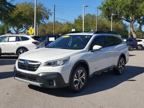 Crystal White Pearl 2022 Subaru Outback Limited