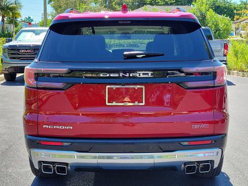 2024 GMC Acadia Denali