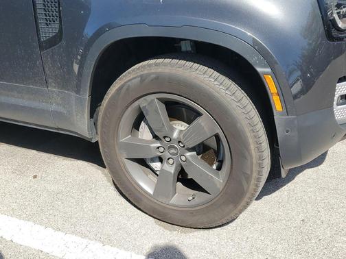 2025 Land Rover Defender 130 P300 S