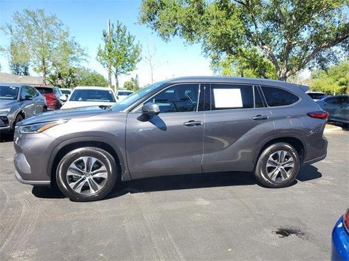 2021 Toyota Highlander Hybrid XLE