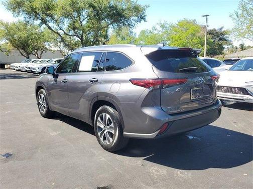 2021 Toyota Highlander Hybrid XLE