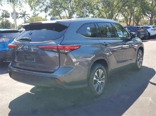 2021 Toyota Highlander Hybrid XLE