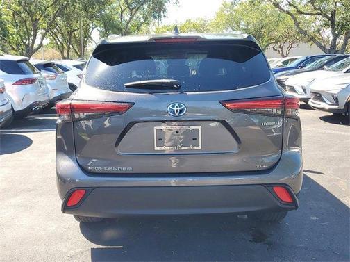 2021 Toyota Highlander Hybrid XLE