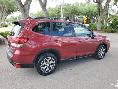 Crimson Red Pearl 2021 Subaru Forester Premium