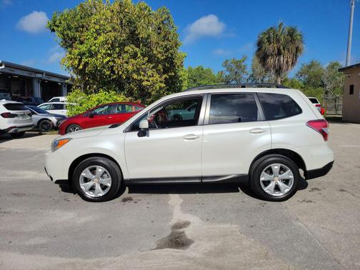 Satin White Pearl 2015 Subaru Forester 2.5i Premium