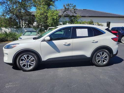 2022 Ford Escape SEL