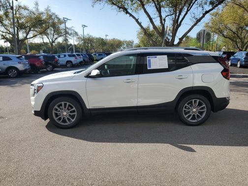 2023 GMC Terrain SLT