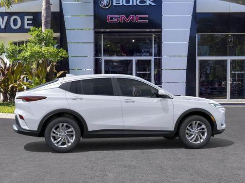 Summit White 2026 Buick Envista Preferred FWD