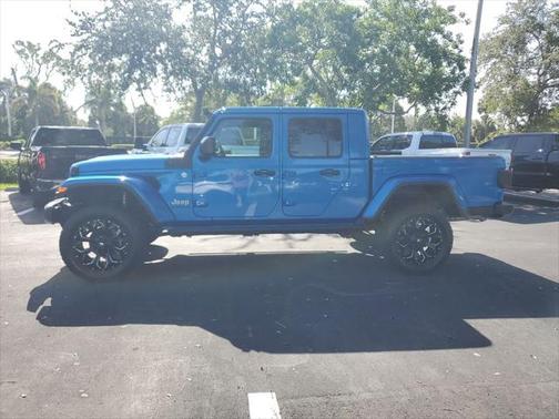 2022 Jeep Gladiator Overland