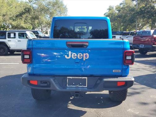 2022 Jeep Gladiator Overland