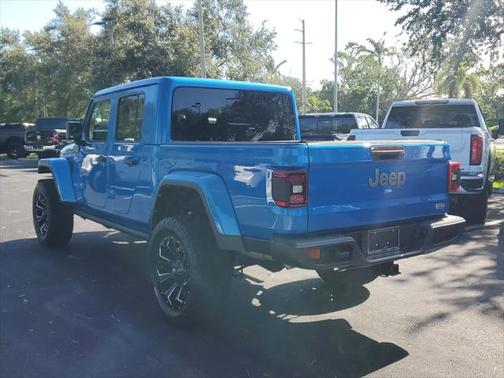 2022 Jeep Gladiator Overland