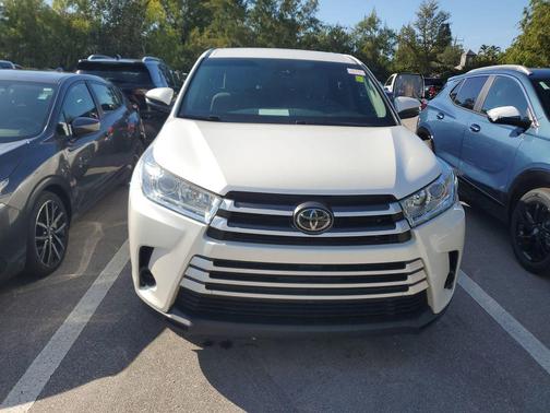 2019 Toyota Highlander LE I4