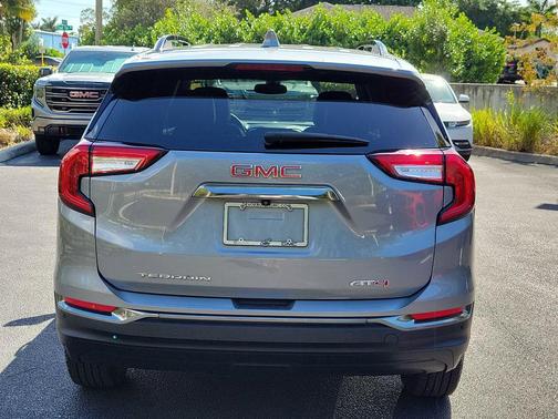 2023 GMC Terrain AWD AT4