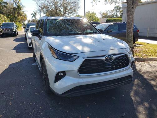 2023 Toyota Highlander XLE