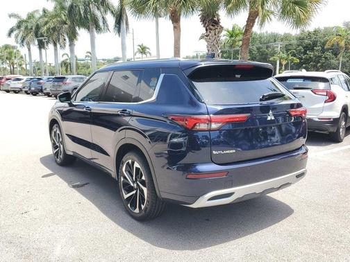 Cosmic Blue Metallic 2022 Mitsubishi Outlander SEL 2.5 S-AWC