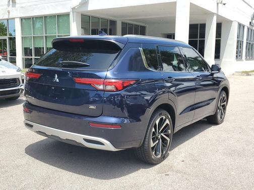 Cosmic Blue Metallic 2022 Mitsubishi Outlander SEL 2.5 S-AWC