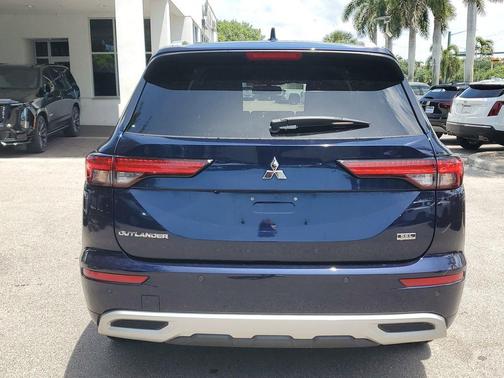 Cosmic Blue Metallic 2022 Mitsubishi Outlander SEL 2.5 S-AWC