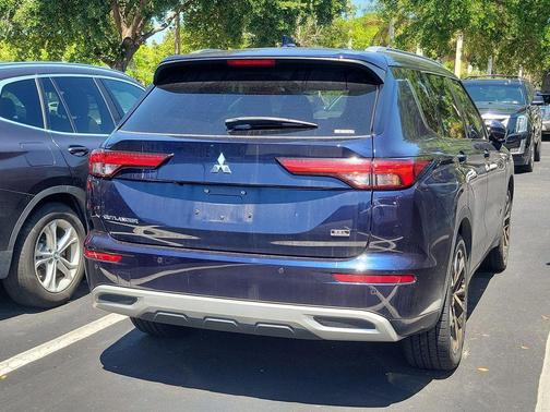 Cosmic Blue Metallic 2022 Mitsubishi Outlander SEL 2.5 S-AWC