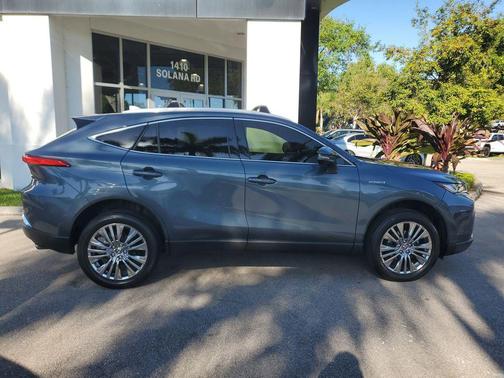 Coastal Gray Metallic 2021 Toyota Venza XLE