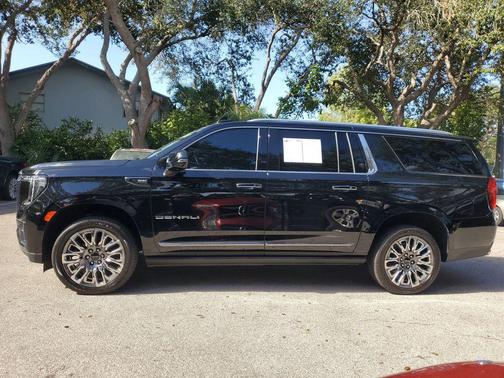 2023 GMC Yukon XL Denali Ultimate