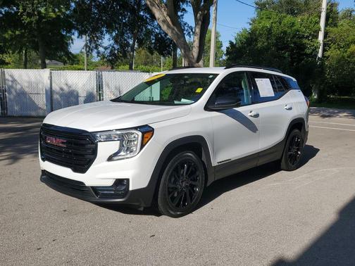 Summit White 2023 GMC Terrain SLT