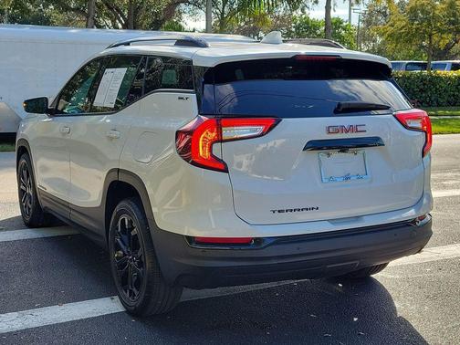 2022 GMC Terrain SLT