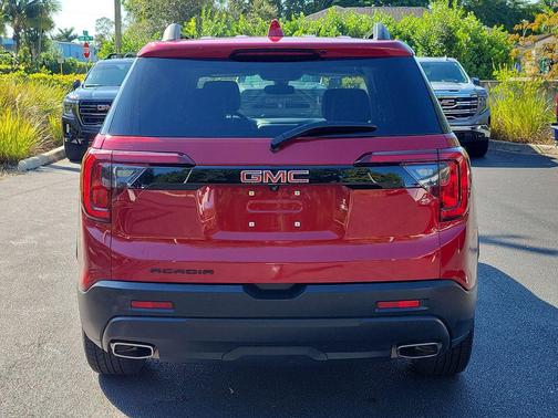 2023 GMC Acadia FWD SLT
