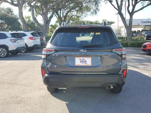 2025 Subaru Forester Base