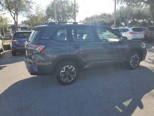 2025 Subaru Forester Base