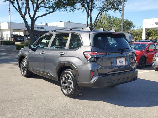 2025 Subaru Forester Base