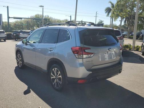 Ice Silver Metallic 2022 Subaru Forester Limited