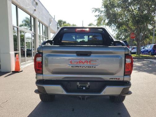 Sterling Metallic 2025 GMC Canyon AT4