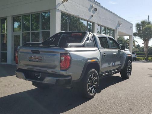 Sterling Metallic 2025 GMC Canyon AT4