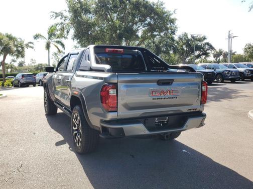 Sterling Metallic 2025 GMC Canyon AT4